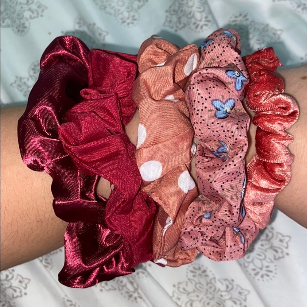 bundle of 5 scrunchies